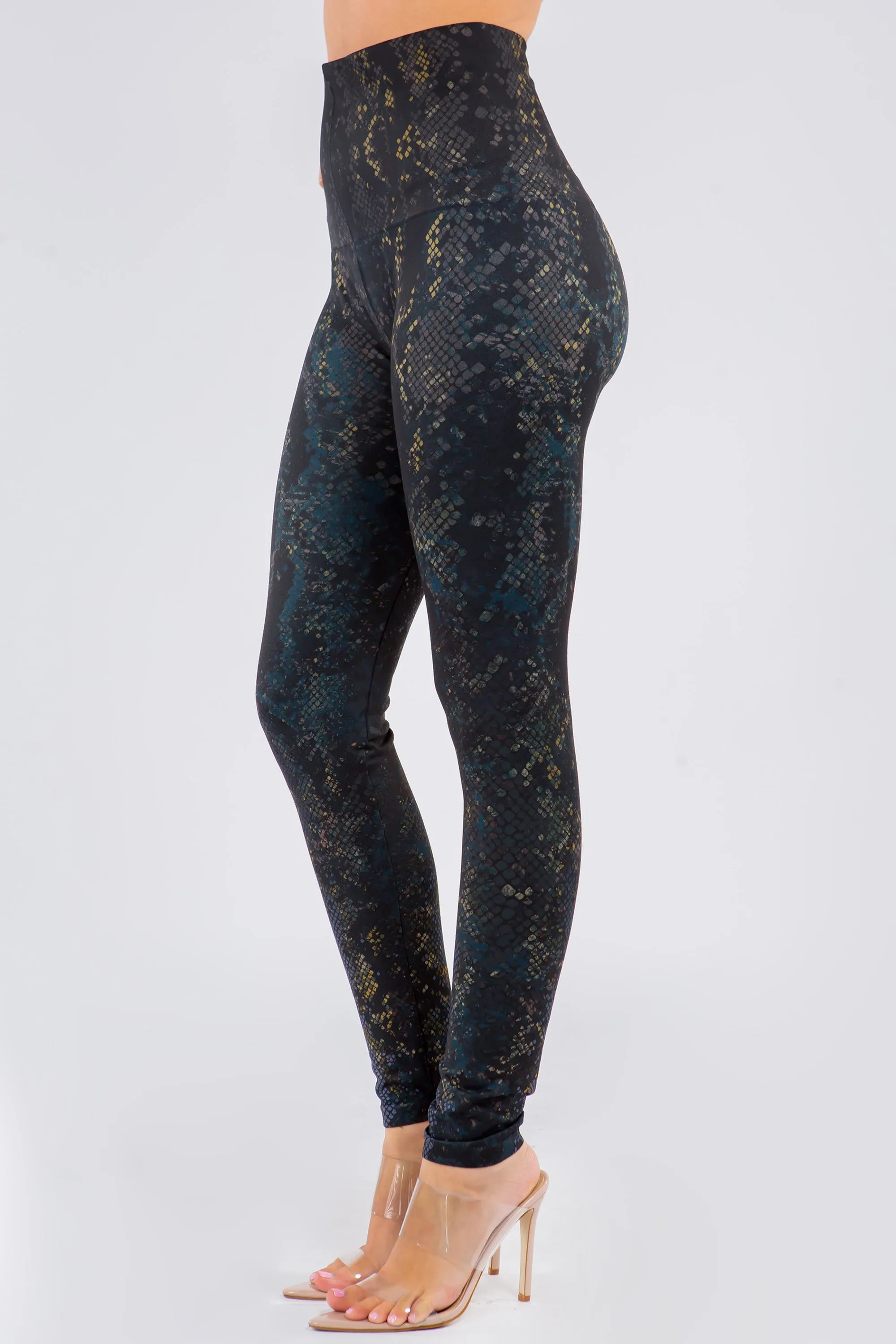 Euphoric Snakeskin Print Leggings in Peacock