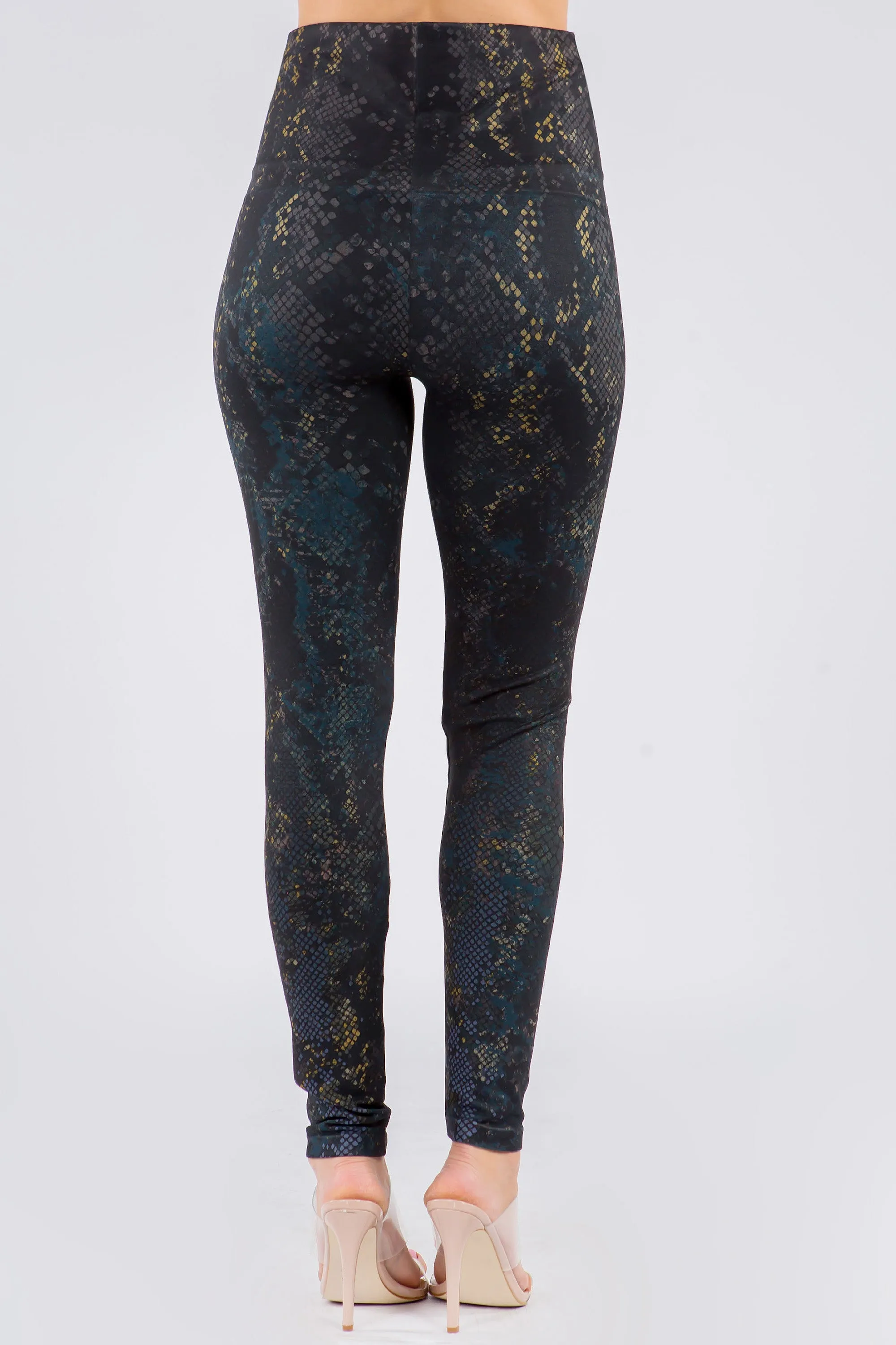 Euphoric Snakeskin Print Leggings in Peacock