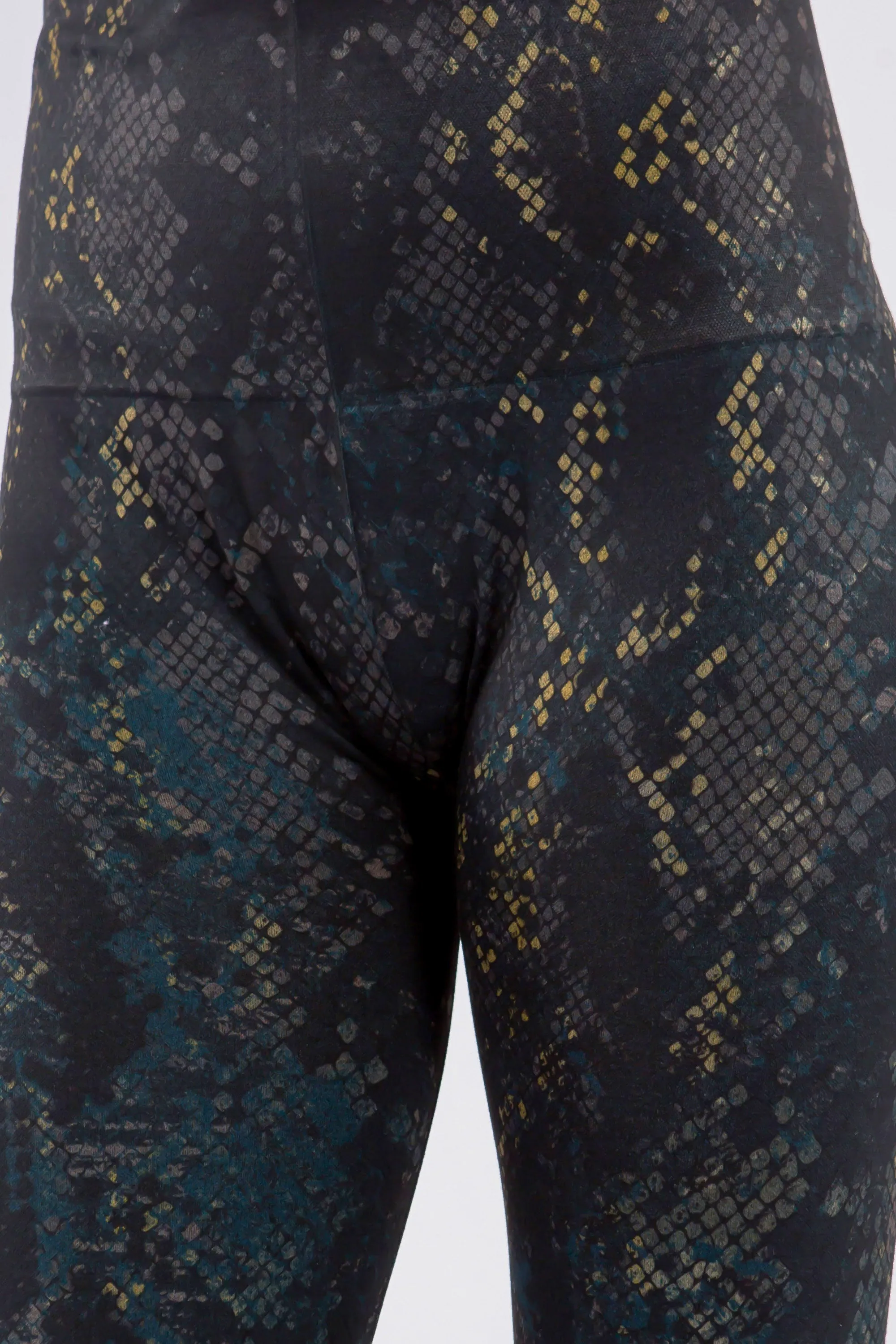 Euphoric Snakeskin Print Leggings in Peacock