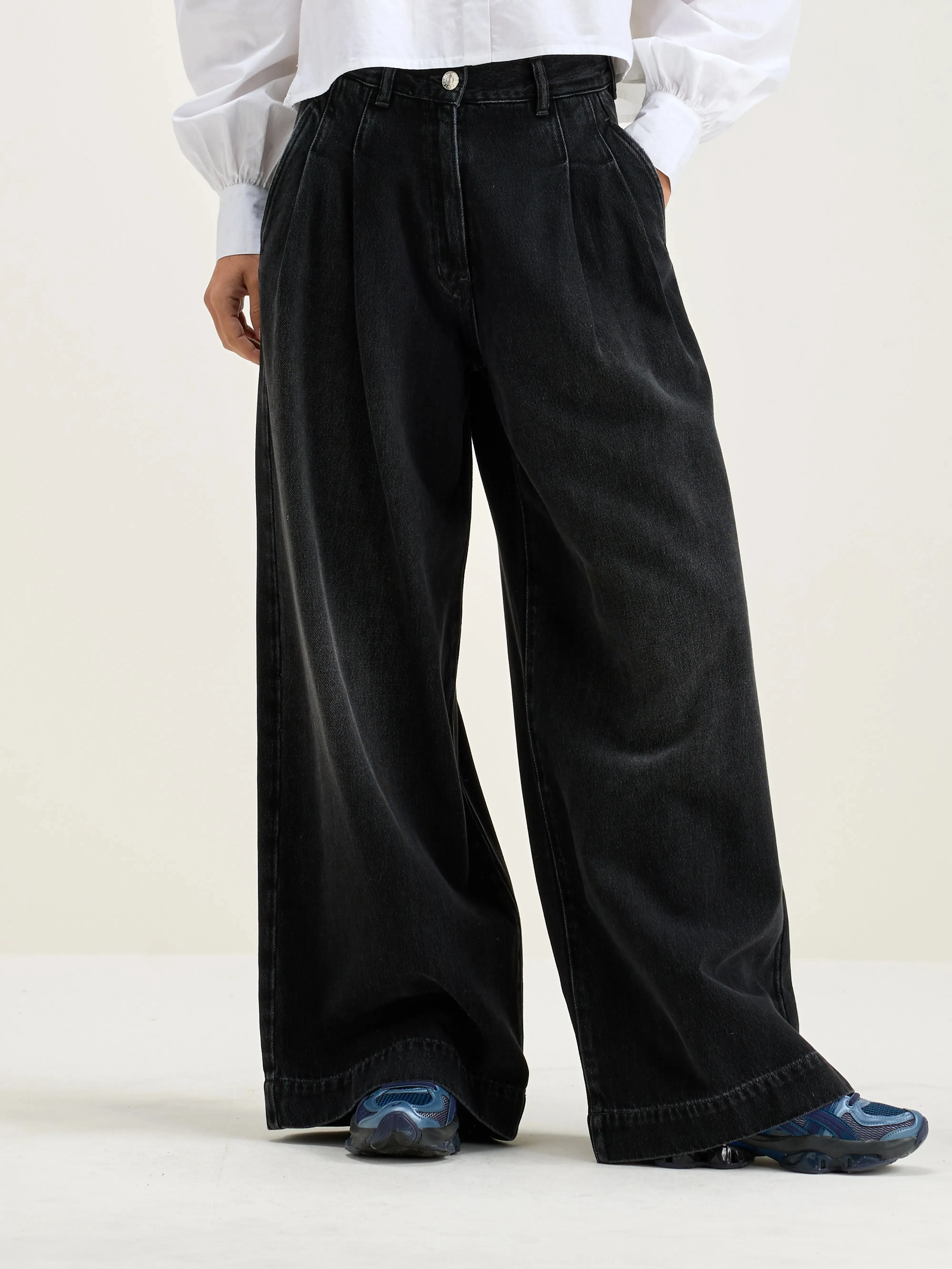 Pops super-wide jeans (242 / W / BLACK STONE)
