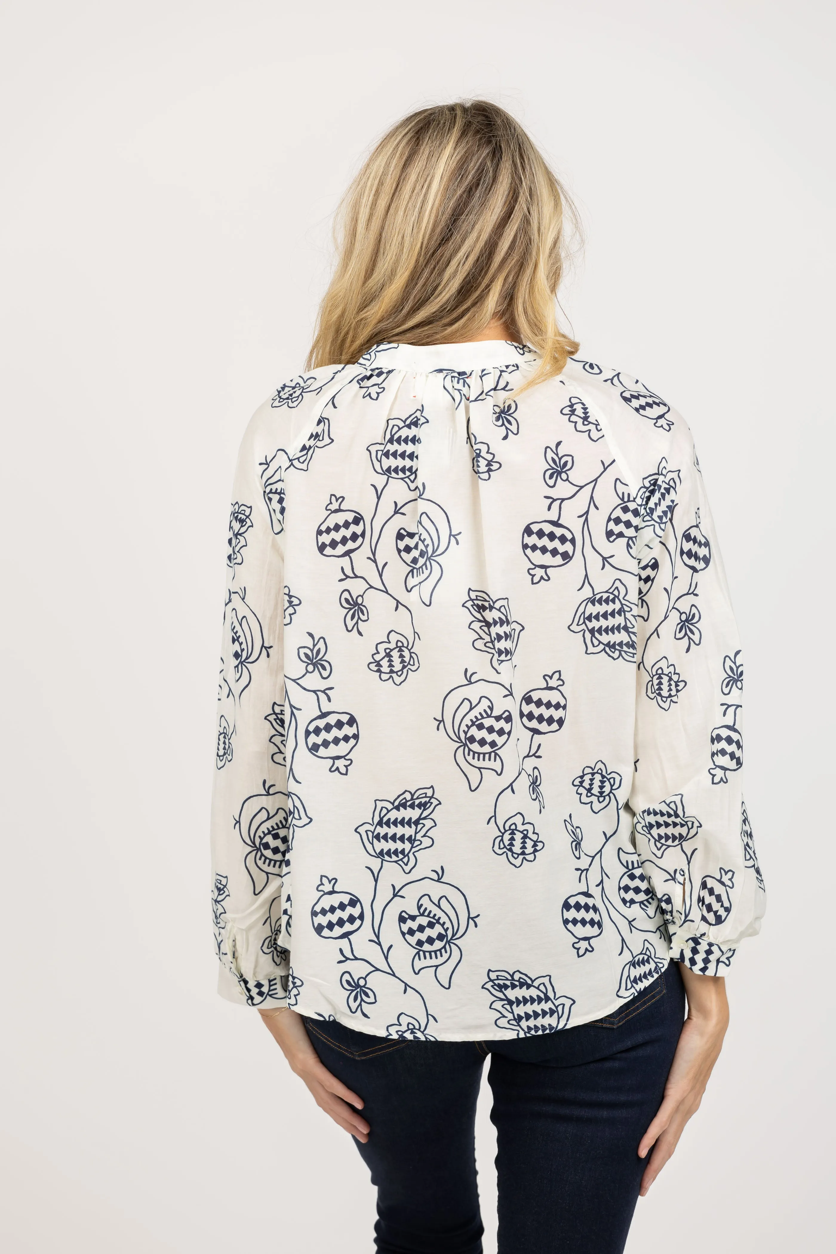 XiRENA Evan Shirt in Cream Pom
